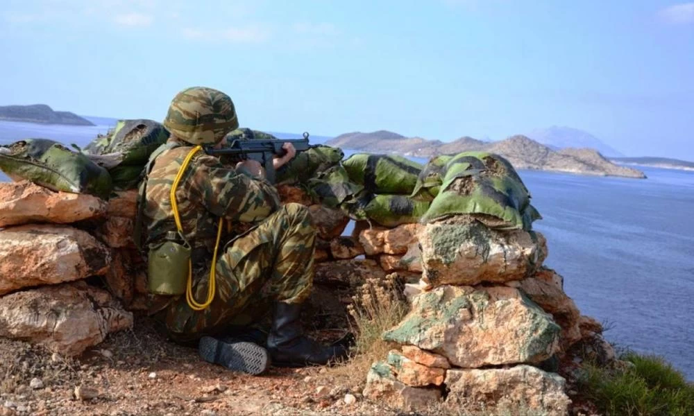 Η απάντηση της Αθήνα για την παρουσία στρατιωτών στο Καστελόριζο